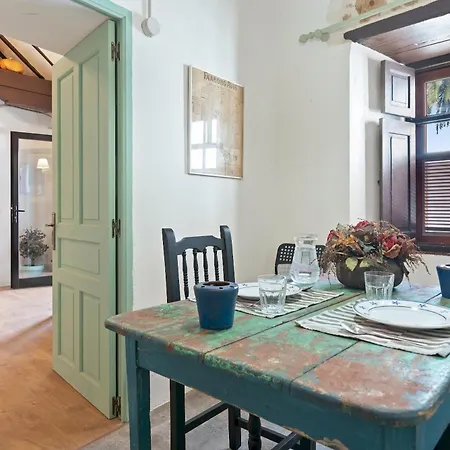 Home2book Rustic Haven In *