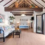 Home2book Rustic Haven In 特尔德