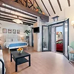 Home2book Rustic Haven In